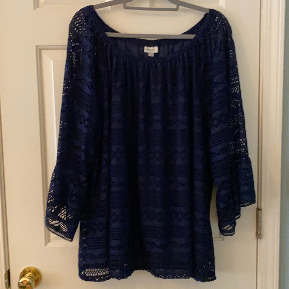 Avenue women’s tunic top 26/28 navy blue lace top